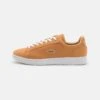 Lacoste CARNABY PRO - Sneaker Low - Tan/white