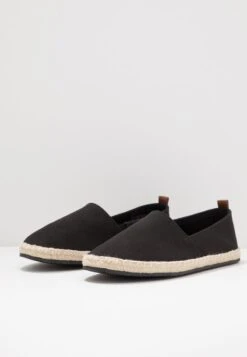 Pier One RENA ESPADRILLE UNISEX - Espadrille - Black -Herrenbekleidungsgeschäft 1ea4f3d1f80940c7bbbe0c0947ca4c31