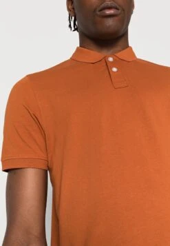 Pier One Poloshirt - Cognac -Herrenbekleidungsgeschäft 1f2c3e25003b4fb9a7ac0db06f5d36df