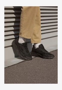 YOURTURN UNISEX - Sneaker Low - Black 8 YOURTURN UNISEX - Sneaker Low - Black -Herrenbekleidungsgeschäft 3c4212c7515d4c01b4e62b5cb3b1bfbb