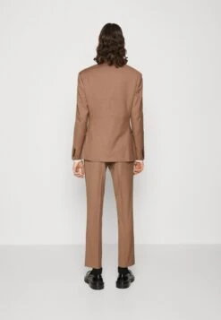 THE FASHION SUIT NOTCH POCKET SQUARE - Anzug - Chestnut 8 THE FASHION SUIT NOTCH POCKET SQUARE - Anzug - Chestnut -Herrenbekleidungsgeschäft 60a32bbface643dd9d7b6b21489b010f