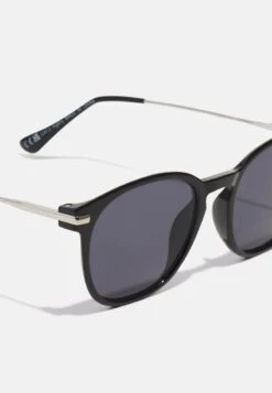 Pier One Sonnenbrille - Black -Herrenbekleidungsgeschäft 6b7e0f98517344fcb83af59186c802d2