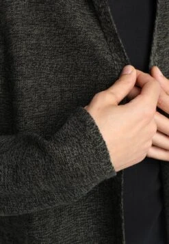 Pier One Strickjacke - Black/olive 10 Pier One Strickjacke - Black/olive -Herrenbekleidungsgeschäft 77cc56baa8d64ff08fd27eaa2cfca327