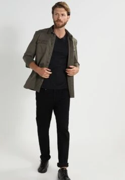 Bestseller -Herrenbekleidungsgeschäft 9976636ad4d5445cae17323f7b1eb017