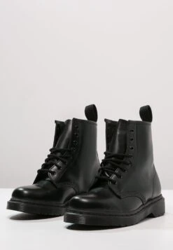 Dr. Martens 1460 - Schnürstiefelette - Mono Black -Herrenbekleidungsgeschäft a3418549e22f46289e3c9aa2fe86c676