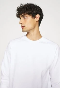 Pier One 2 PACK - Sweatshirt - White/black -Herrenbekleidungsgeschäft a5485bef5ad44f4282ce09e954d19f56