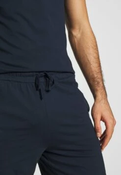 Pier One Nachtwäsche Set - Dark Blue 10 Pier One Nachtwäsche Set - Dark Blue -Herrenbekleidungsgeschäft abffe87bb0f94982aafc8dc6394659d1