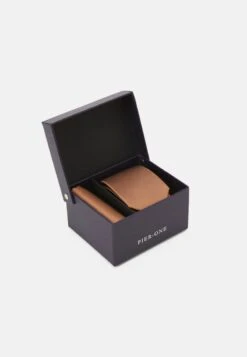 Pier One SET - Einstecktuch - Brown -Herrenbekleidungsgeschäft babe3a8e1d9249caa1f087b31d93f505