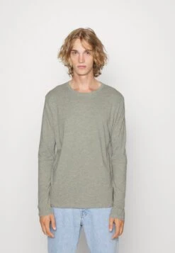 Herrenbekleidungsgeschäft -Herrenbekleidungsgeschäft ece86011bb0c4f9a87f3f3246816286d