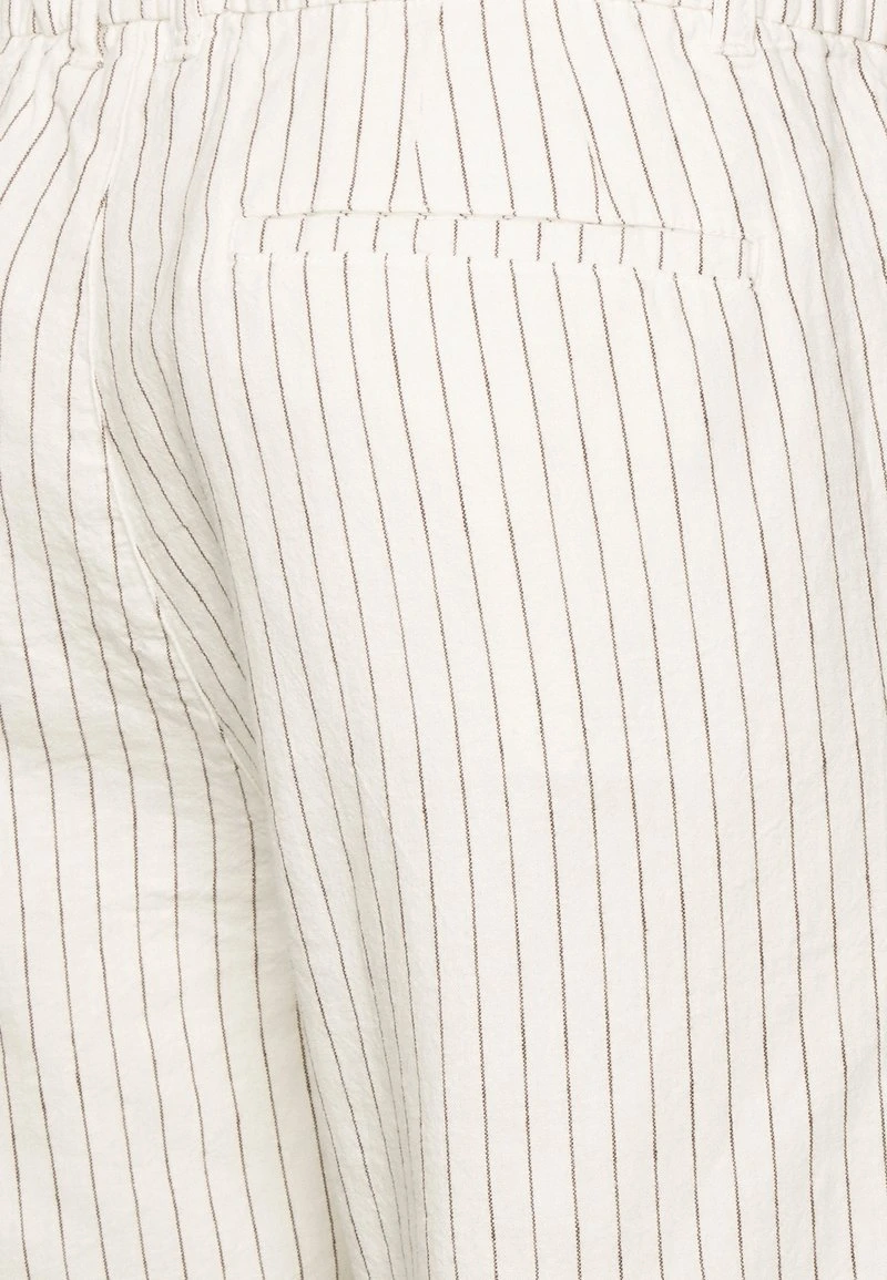 Pier One LINEN BLEND DRAWCORD SHORTS - Shorts - Off-white 3 Pier One LINEN BLEND DRAWCORD SHORTS - Shorts - Off-white – Bild 3