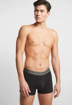 Pier One 7 PACK - Panties - Black 11 Pier One 7 PACK - Panties - Black -Herrenbekleidungsgeschäft f940b16a66614bfbb3d6b38db61b8db4 1