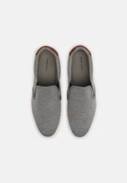 Pier One UNISEX - Slipper - Dark Grey -Herrenbekleidungsgeschäft fd4006995ad74583bd5d996537dcc72b